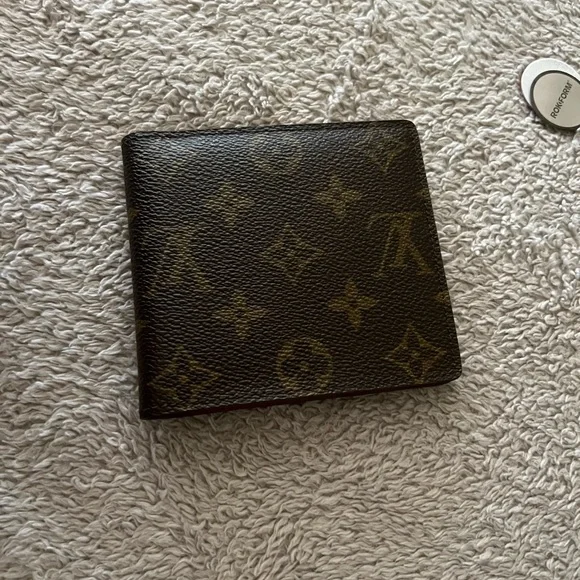 Louis Vutton Bifold Mens Wallet - Picture 2 of 6